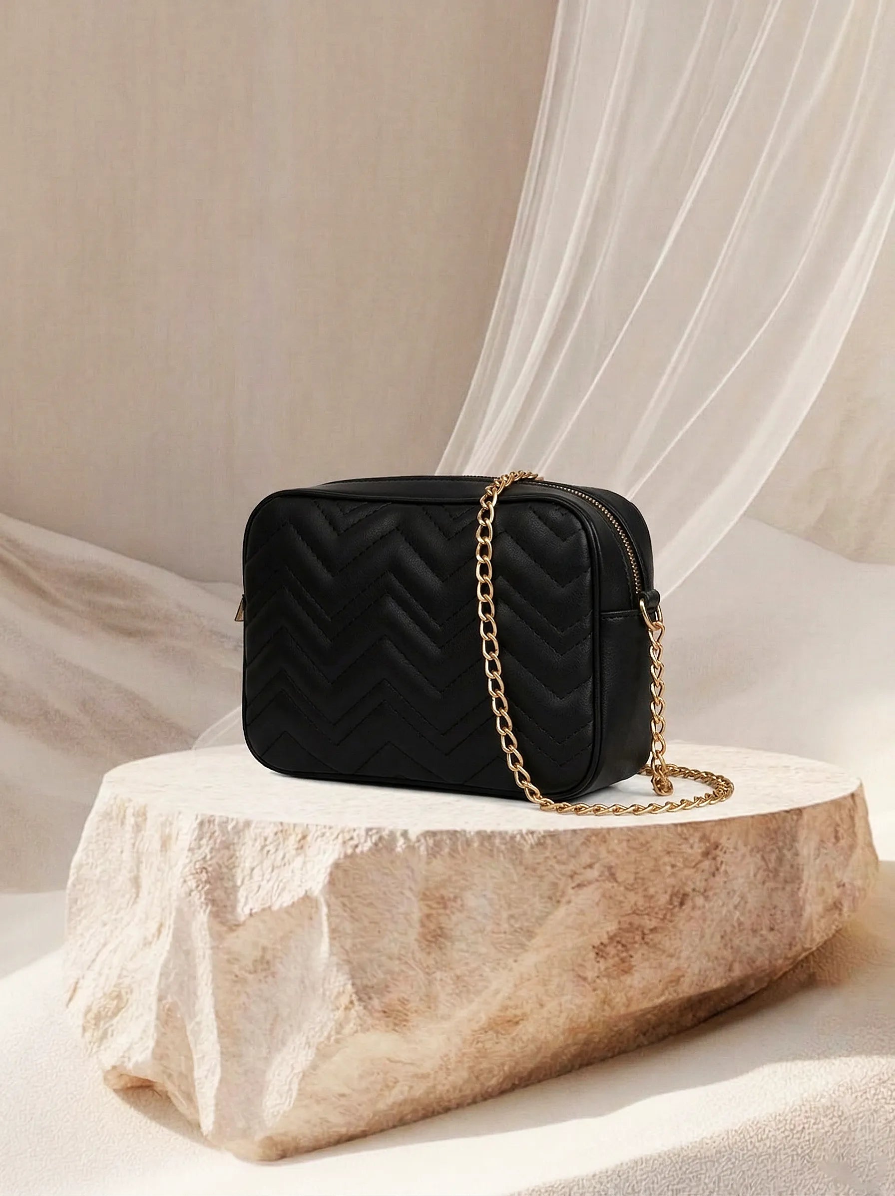 AURA BLACK