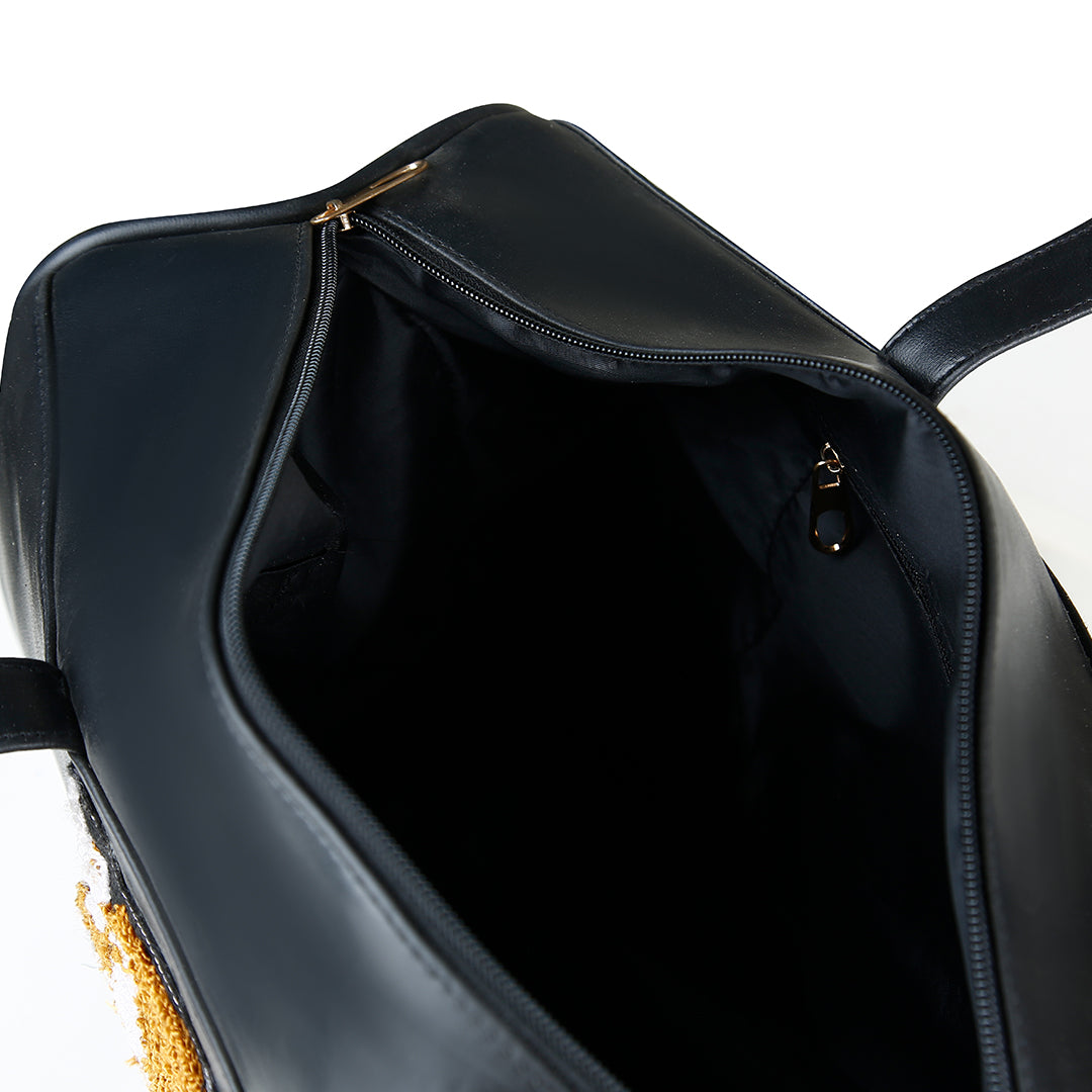 CLAW DUFFEL BAG