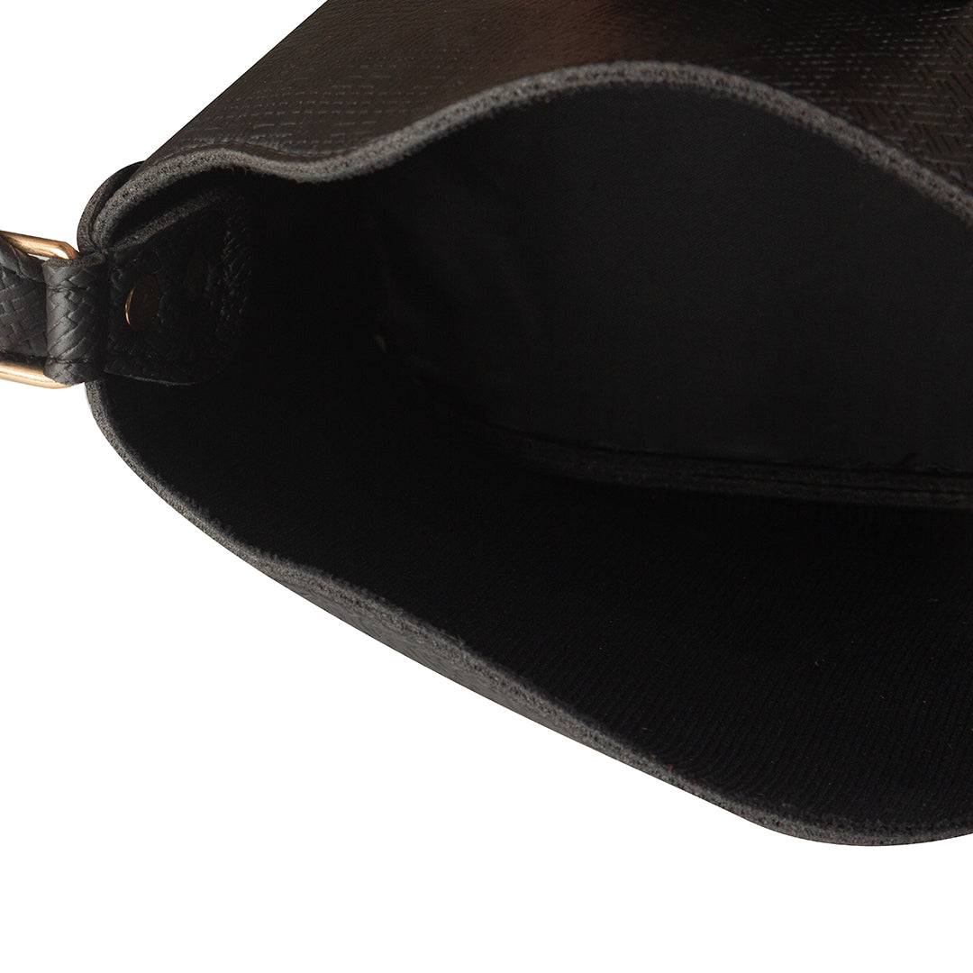 BOLT BLACK