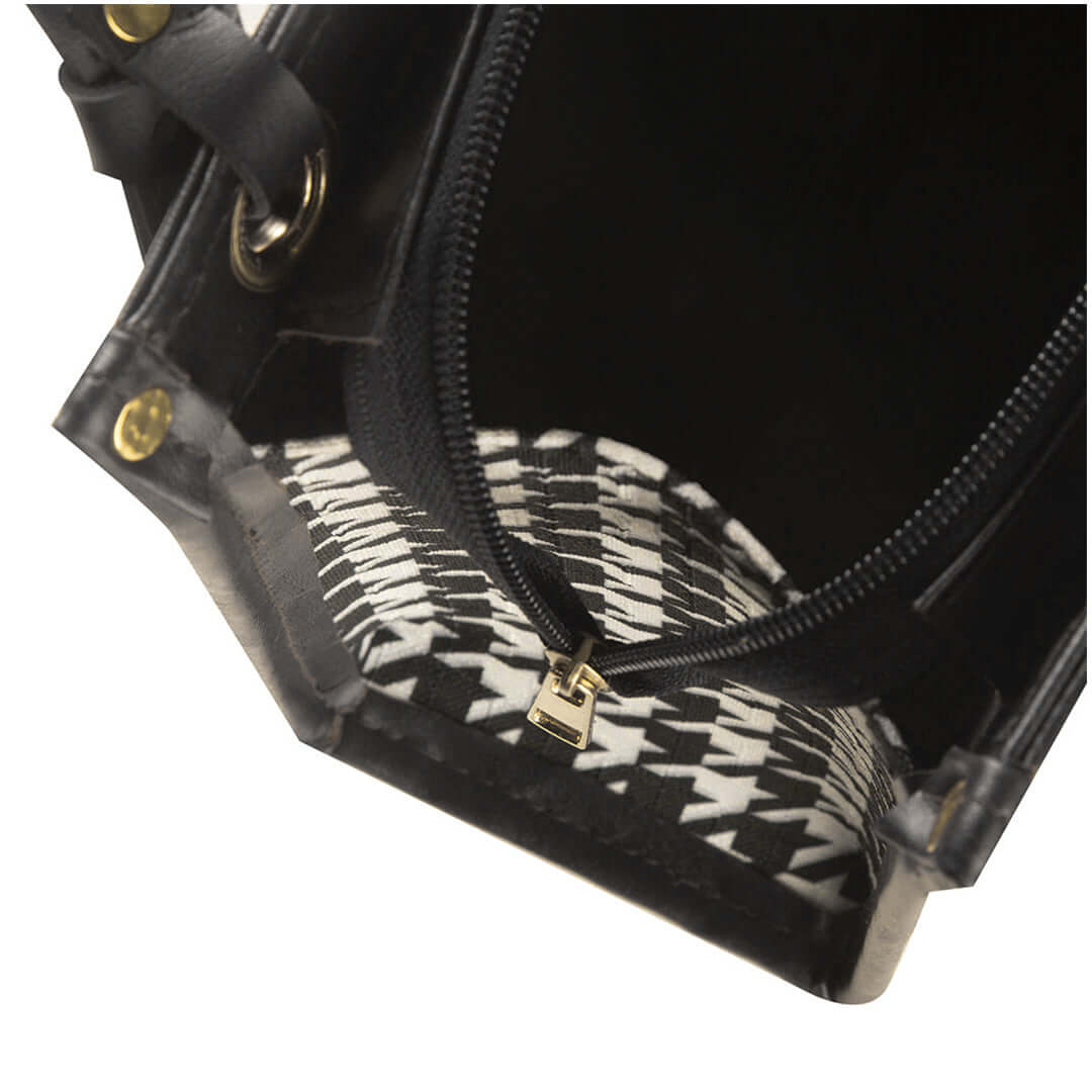 Windsor Black - Leftover women's shoulder bag in black by Bag X