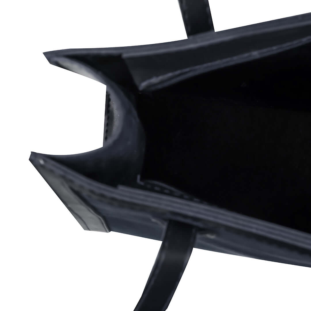 RAVEN BLACK