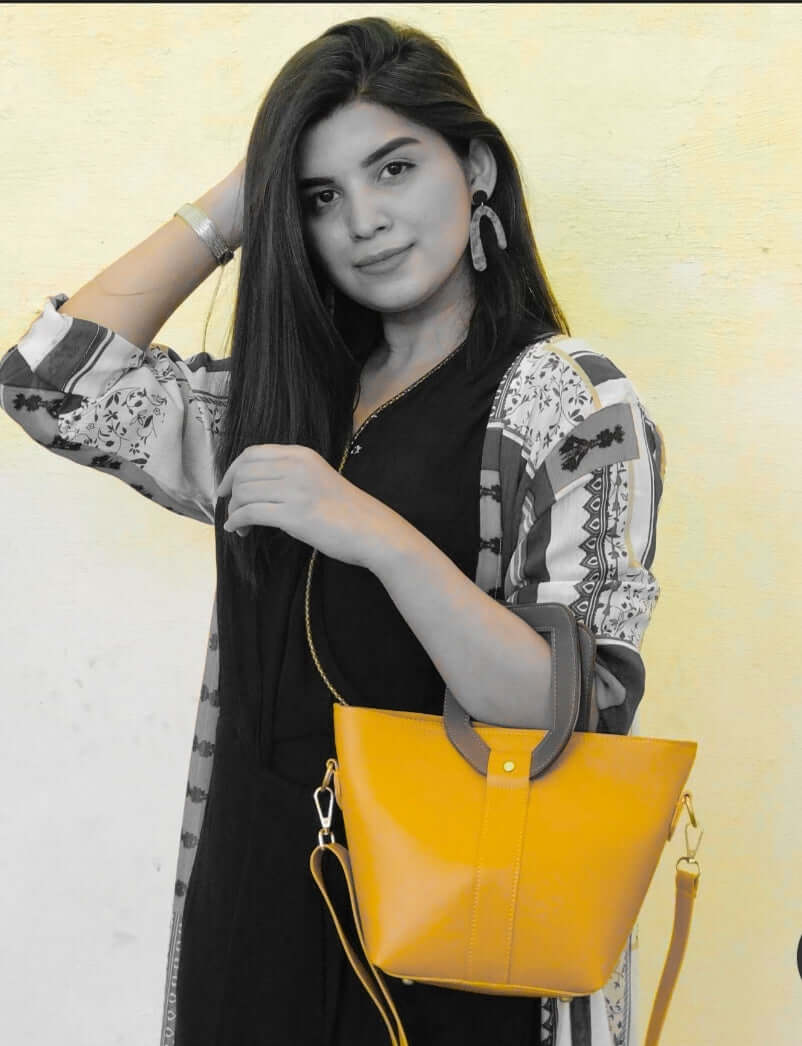 VOYAGE YELLOW / BLACK - LEFTOVER
