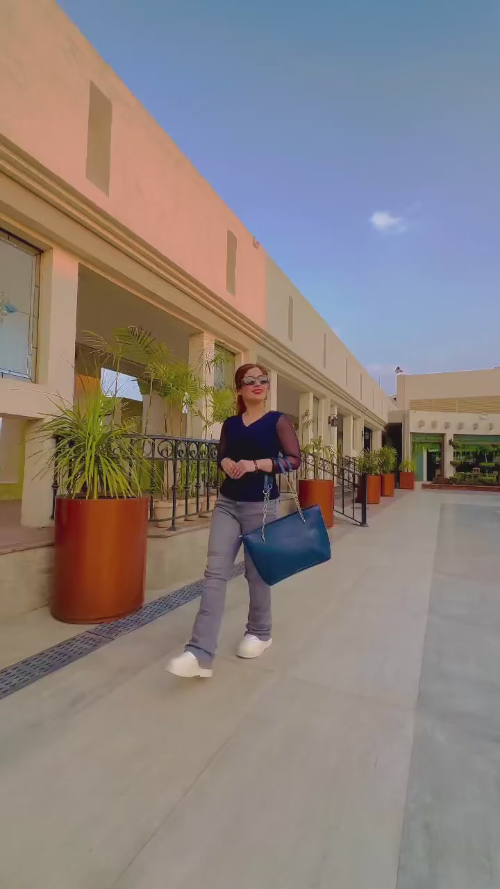 VEGAS BLACK WITH BLACK CHAIN